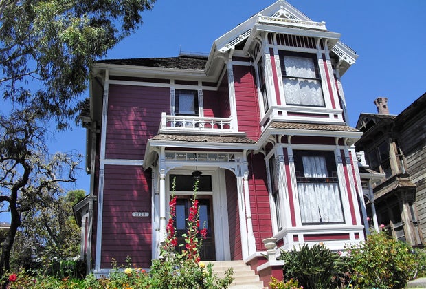 20 Things To Do in Echo Park with Kids: Carroll Avenue in Angelino Heights has the house from the TV show Charmed
