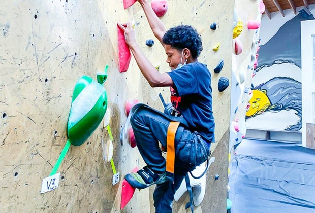 Extreme sports in Chicago: indoor rock climbing