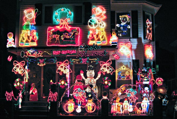 Holiday lights in Somerville - Best Christmas light displays in Boston