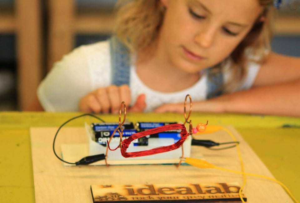 Stem + Art = Steam at IDEA Lab, offering art classes for kids in Houston. Photo courtesy of idealabkids.com