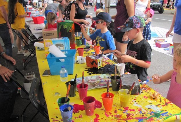 Kids can enjoy making art at Marietta's Art in the Park this Labor Day weekend! Photo courtesy Art in the Park