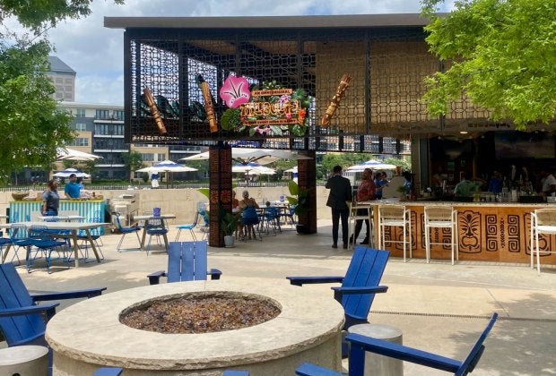 Omni Las Colinas has a fun Tiki Social summer experience