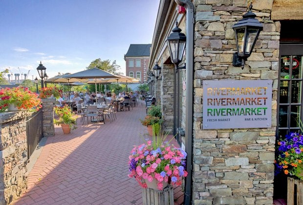 RiverMarket is a Tarrytown restaurant that welcomes families with a kid-friendly menu and riverfront location.