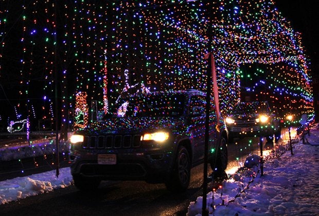 The Skylands Stadium Christmas Light Show takes visitors on a winding, drive-thru course with tons of twinkling lights and dazzling decorations.