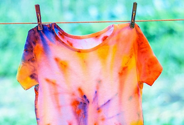 This simple tie-dye trick eliminates much of the mess!