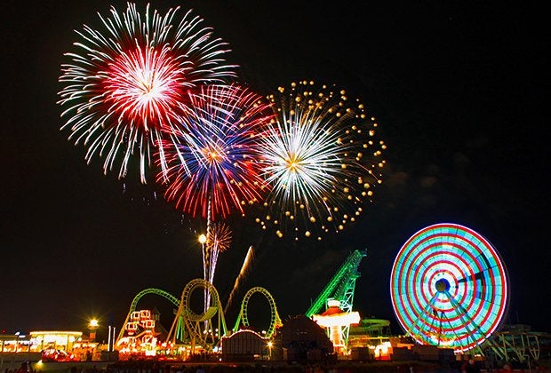 Willdwood's 4th of July celebration includes a parade, live music, and spectacular fireworks. Image courtesy of the Greater Wildwoods Tourism Authority.
