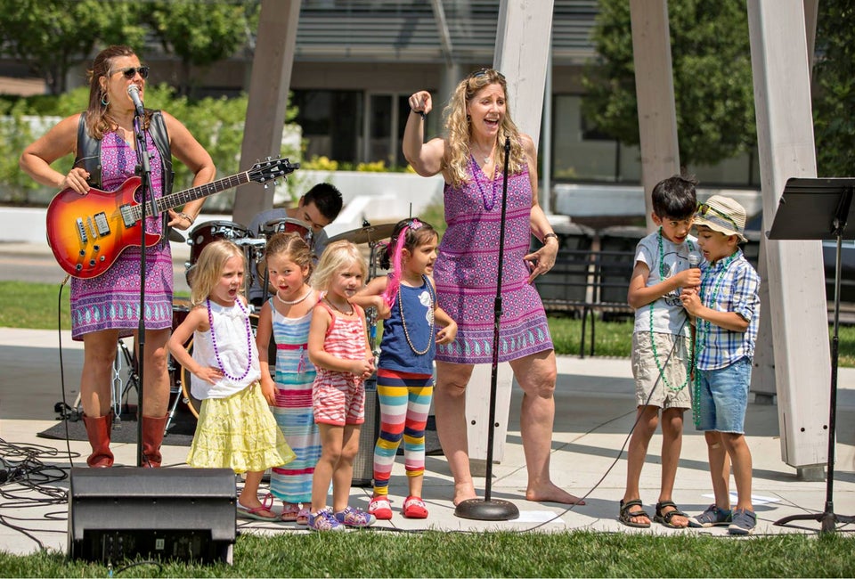Swingset Mamas jam at Mill River Park. Photo courtesy of Swingset Mamas