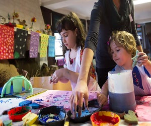 Translate textures into vibrant, multi-dimensional works of art at Family Art Project: Textures of the Wetlands. Photo by Josh Bright / Wave Hill 