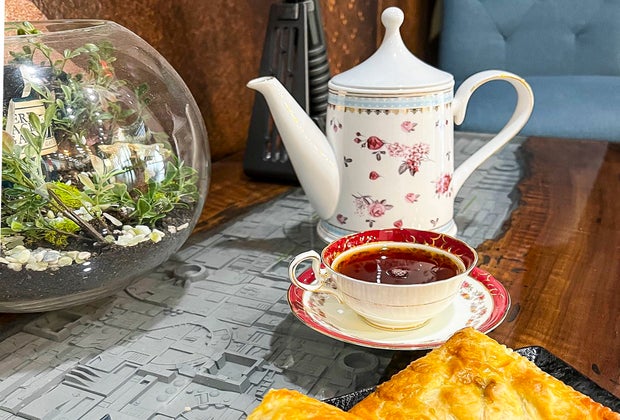 Fun Things To Do in Sacramento, California: Eat at the There and Back Cafe