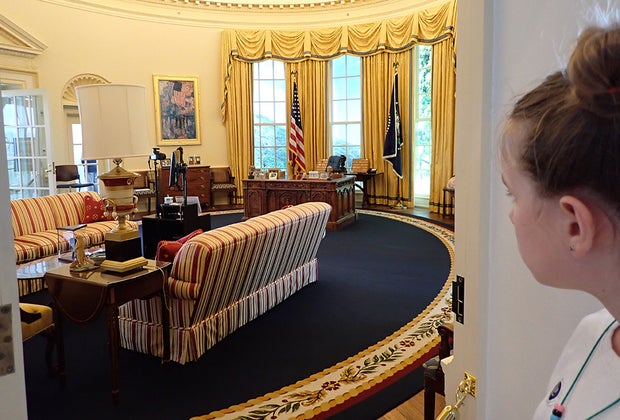 William J. Clinton Presidential Library & Museum Oval Office Replica : Little Rock with Kids: