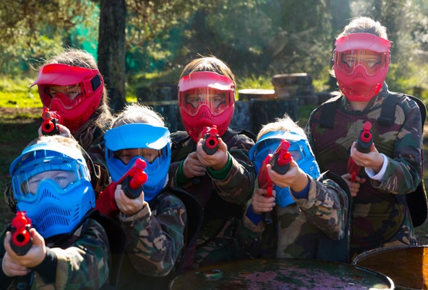 picture of kids playing paintball in chicago
