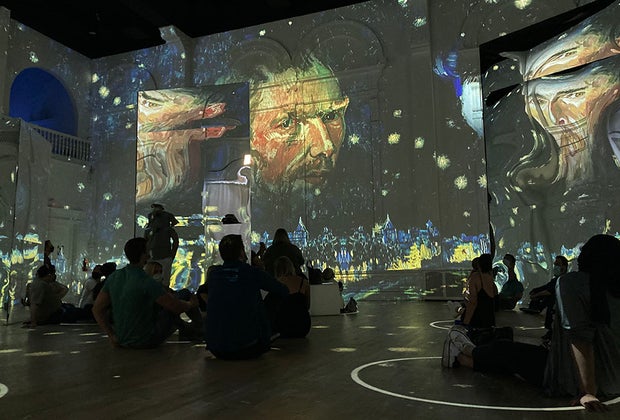 njoying Immersive Van Gogh in Chicago with Kids: see a starry night