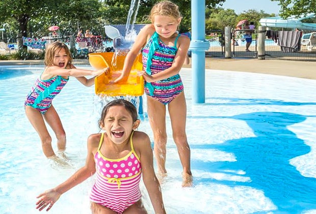 Swimming birthday parties in Chicago: Whealan Pool Aquatic Center